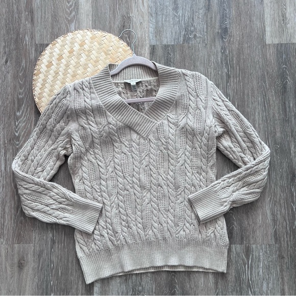 St. John sport cream cable knit cashmere silk v‎ neck...